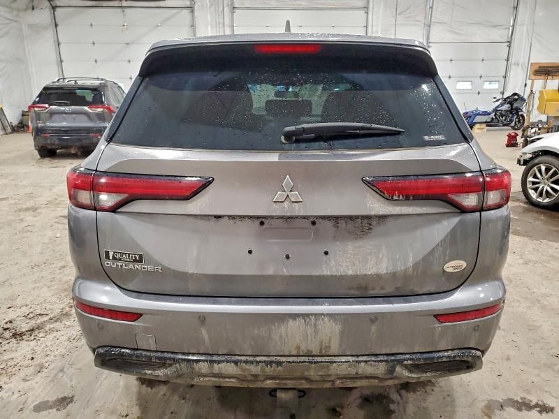 2022 Mitsubishi Outlander se