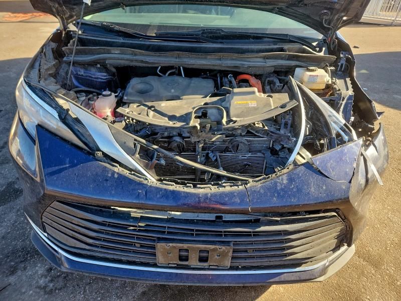 2021 Toyota Sienna xle