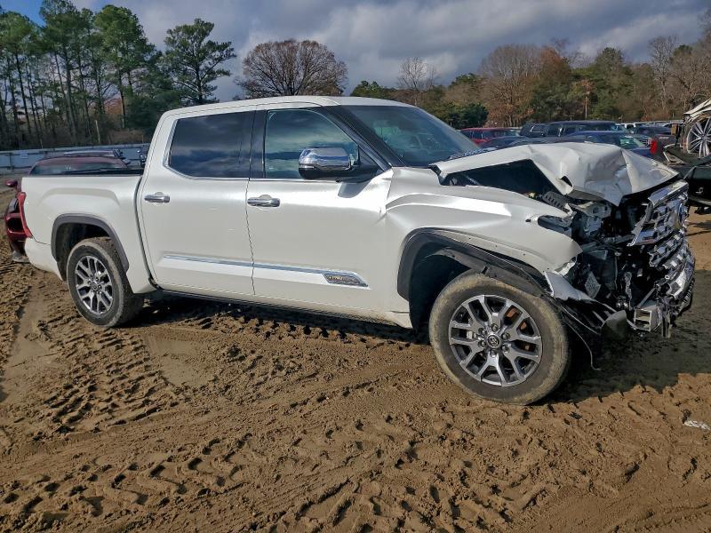 2023 Toyota Tundra Crewmax Platinum