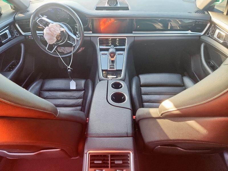 2018 Porsche Panamera 4