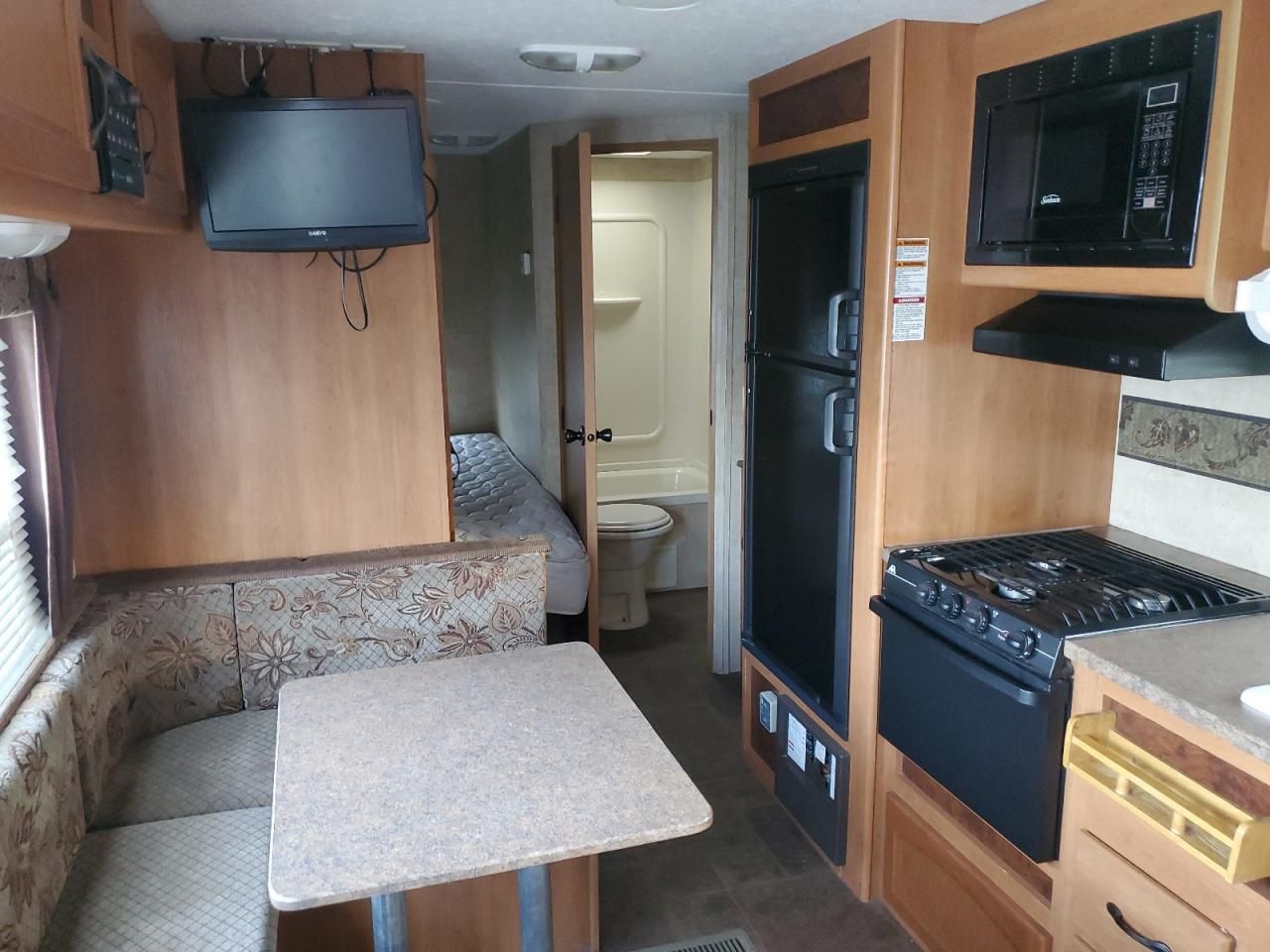 2011 Keystone Hideout