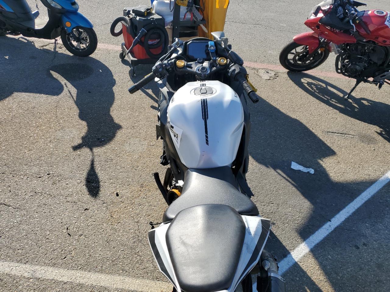 2025 Kawasaki ZX400 S