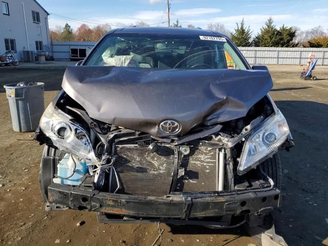2015 Toyota Sienna le