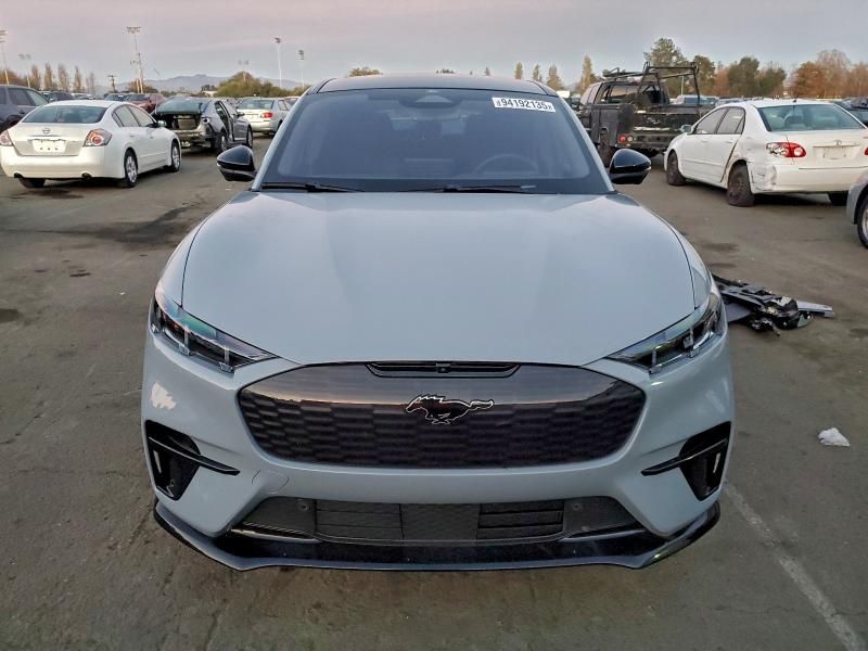 2024 Ford Mustang Mach-e gt