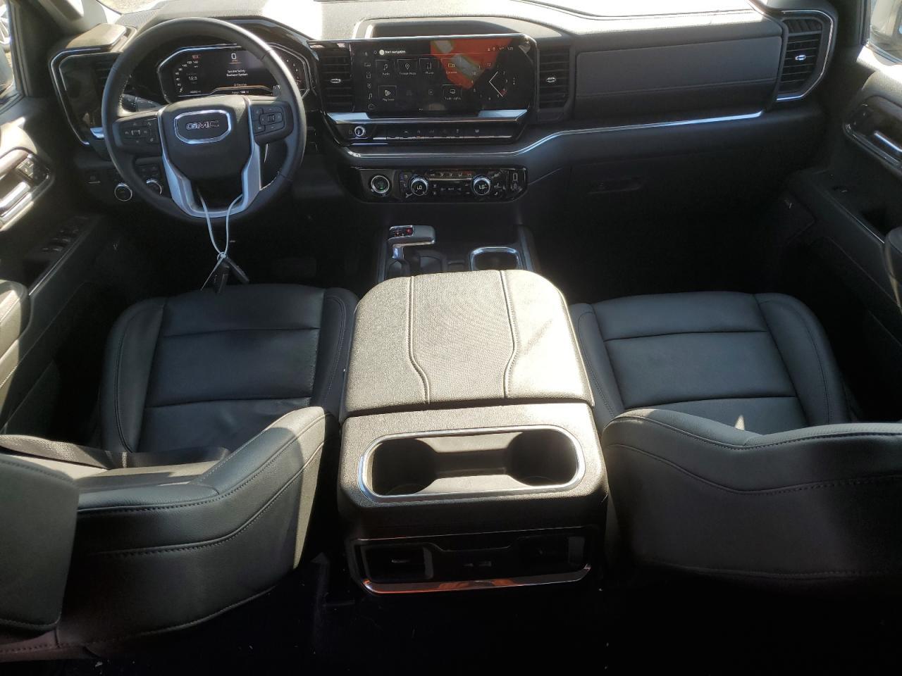2024 GMC Sierra K1500 slt