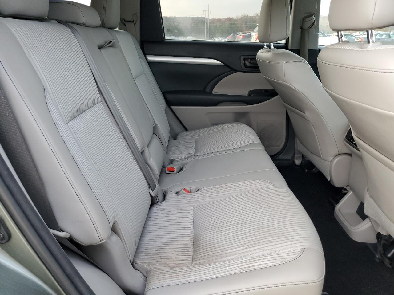 2015 Toyota Highlander le