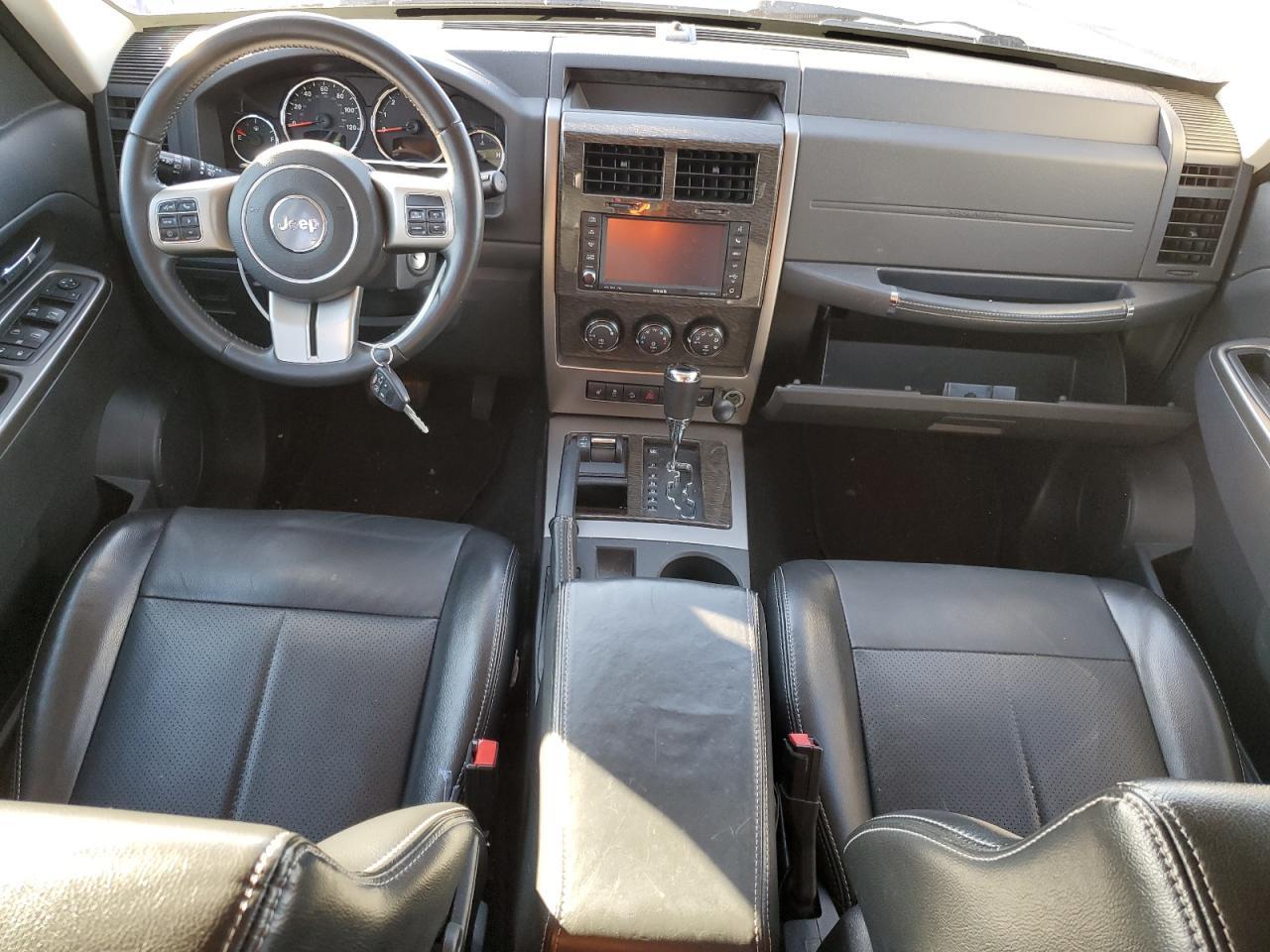 2012 Jeep Liberty jet