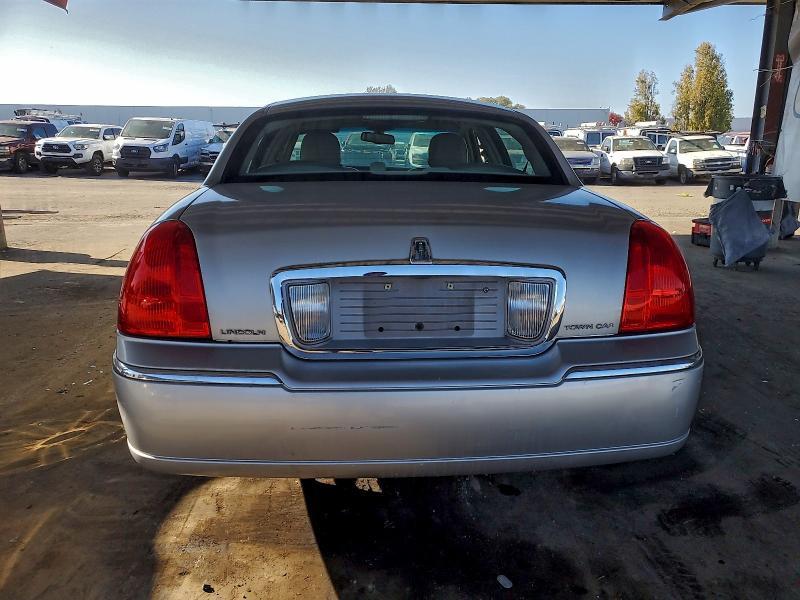 2007 Lincoln Town car Signature Limited
