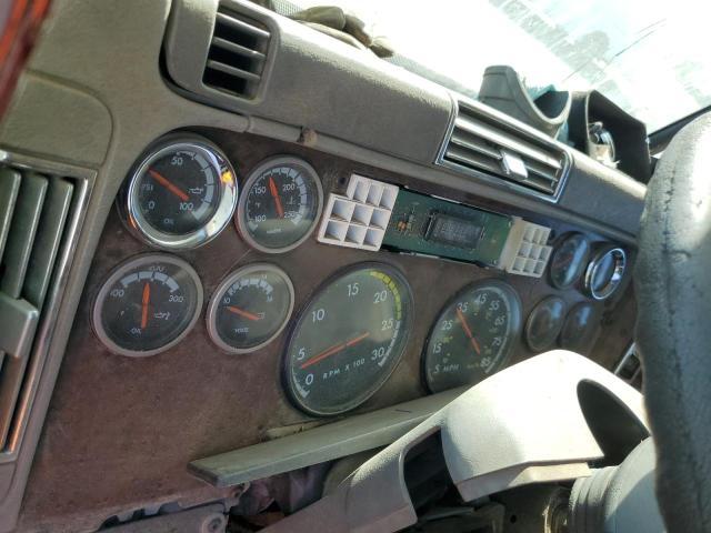 1999 Freightliner Conventional Semi Truck