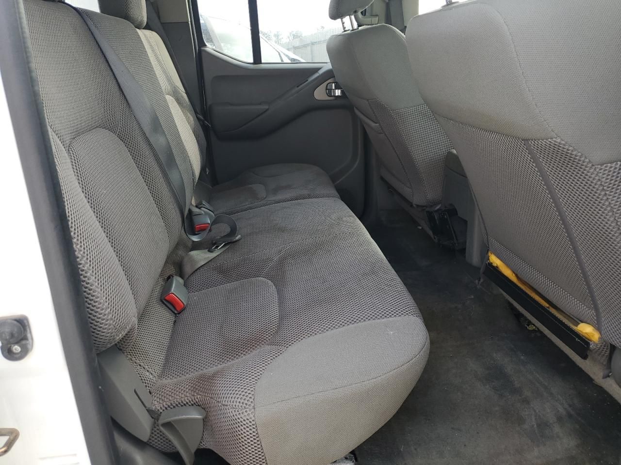 2015 Nissan Frontier s