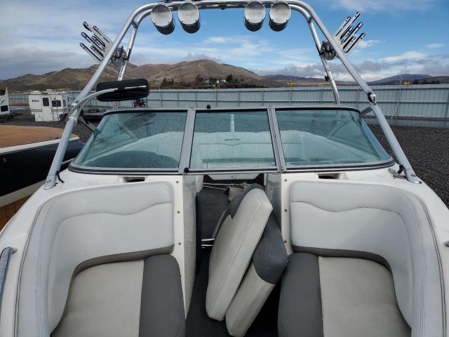 2004 Mastercraft Boat