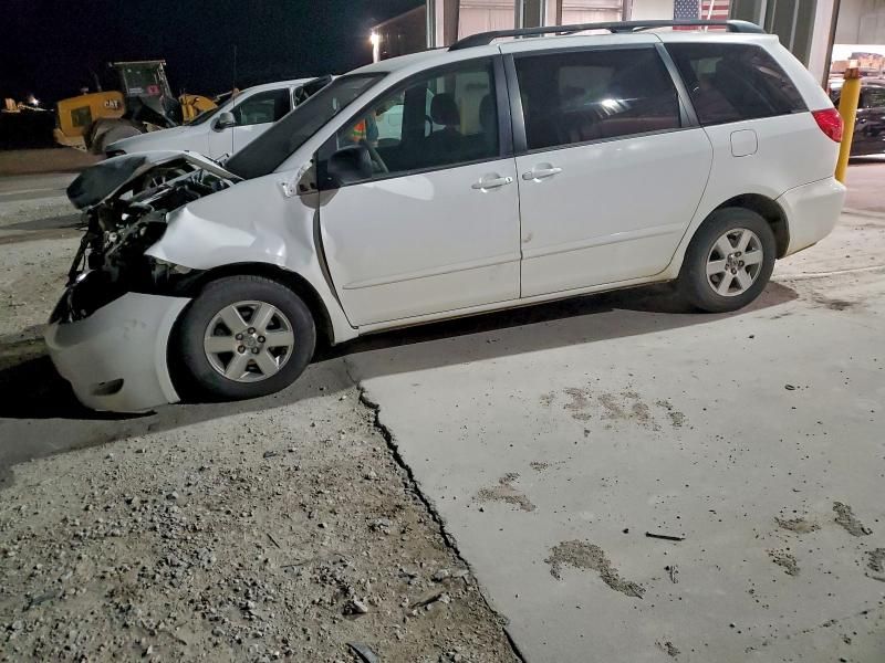2009 Toyota Sienna ce