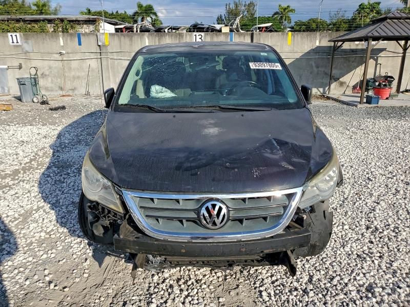 2012 Volkswagen Routan s