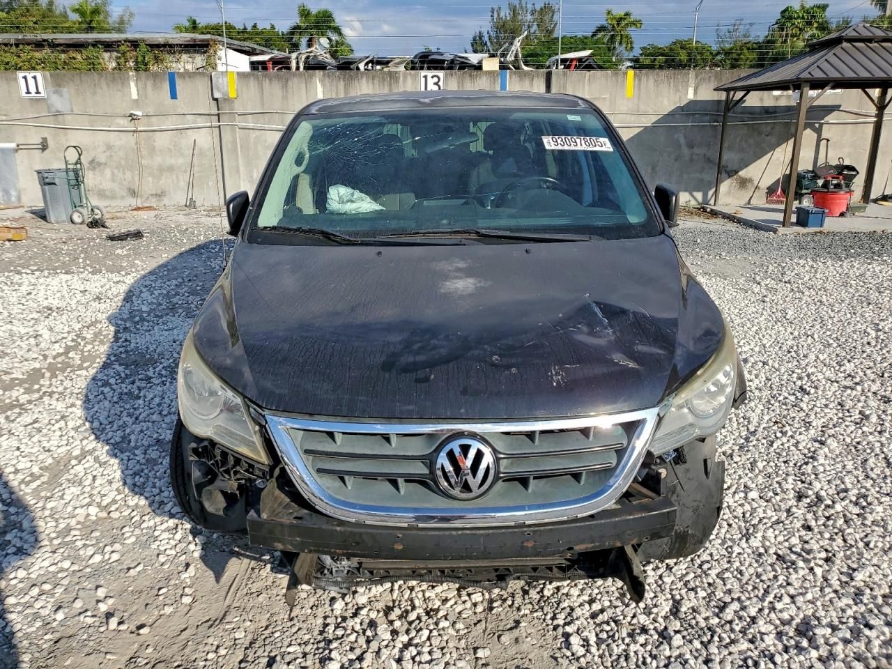 2012 Volkswagen Routan s