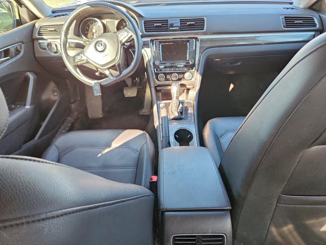 2018 Volkswagen Passat se