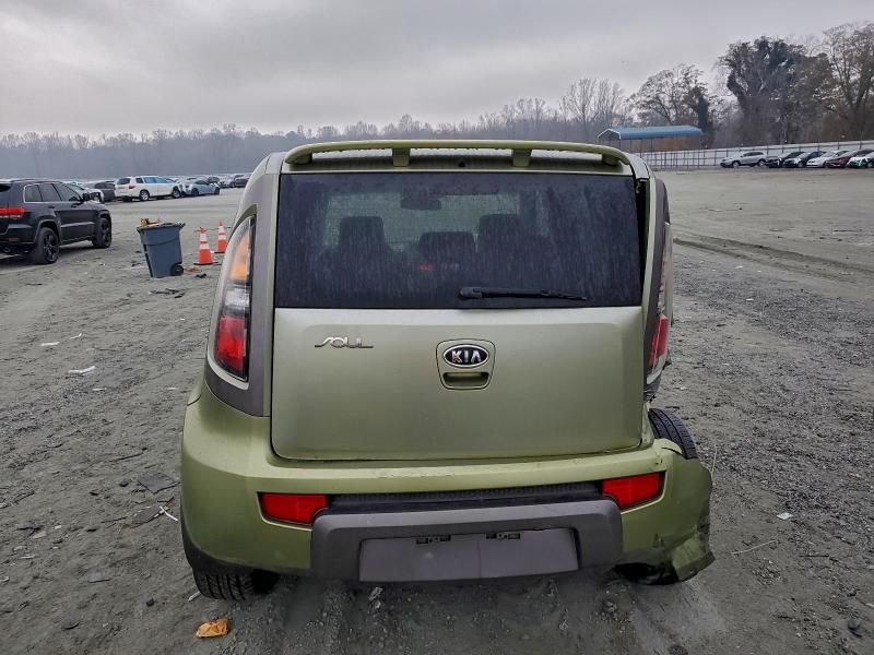 2010 KIA Soul +