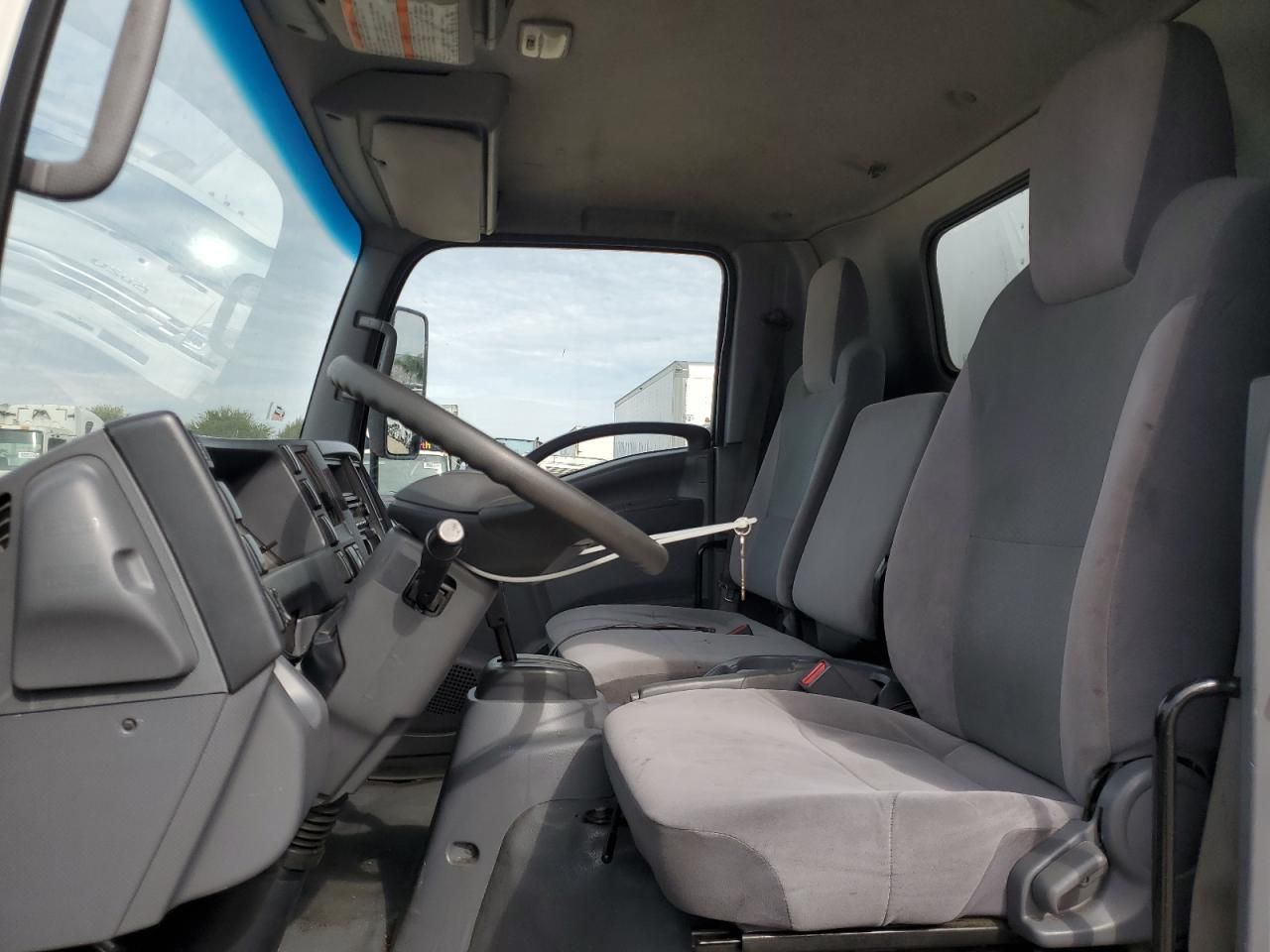 2019 Isuzu NPR HD BOX Truck