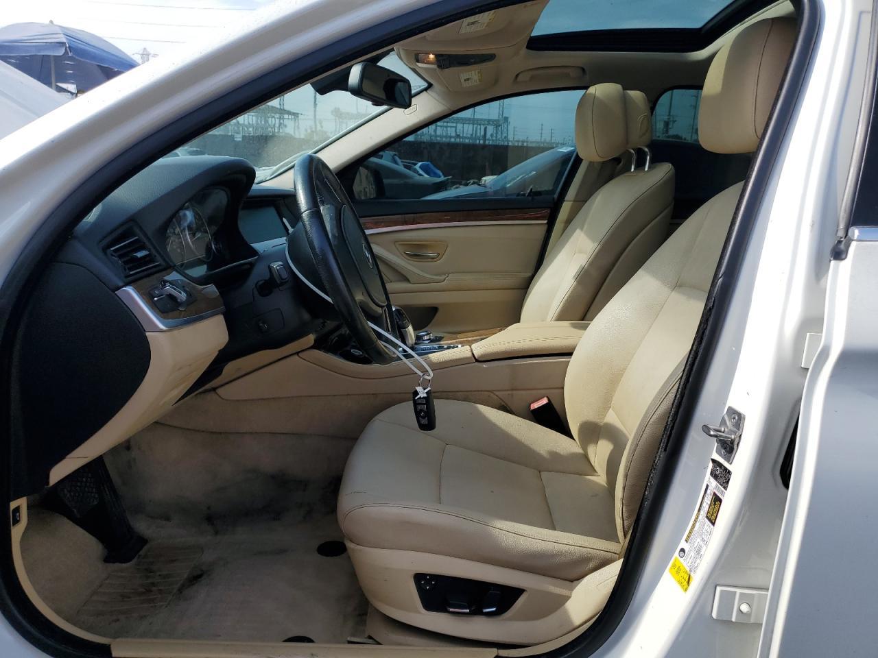 2011 BMW 528 i