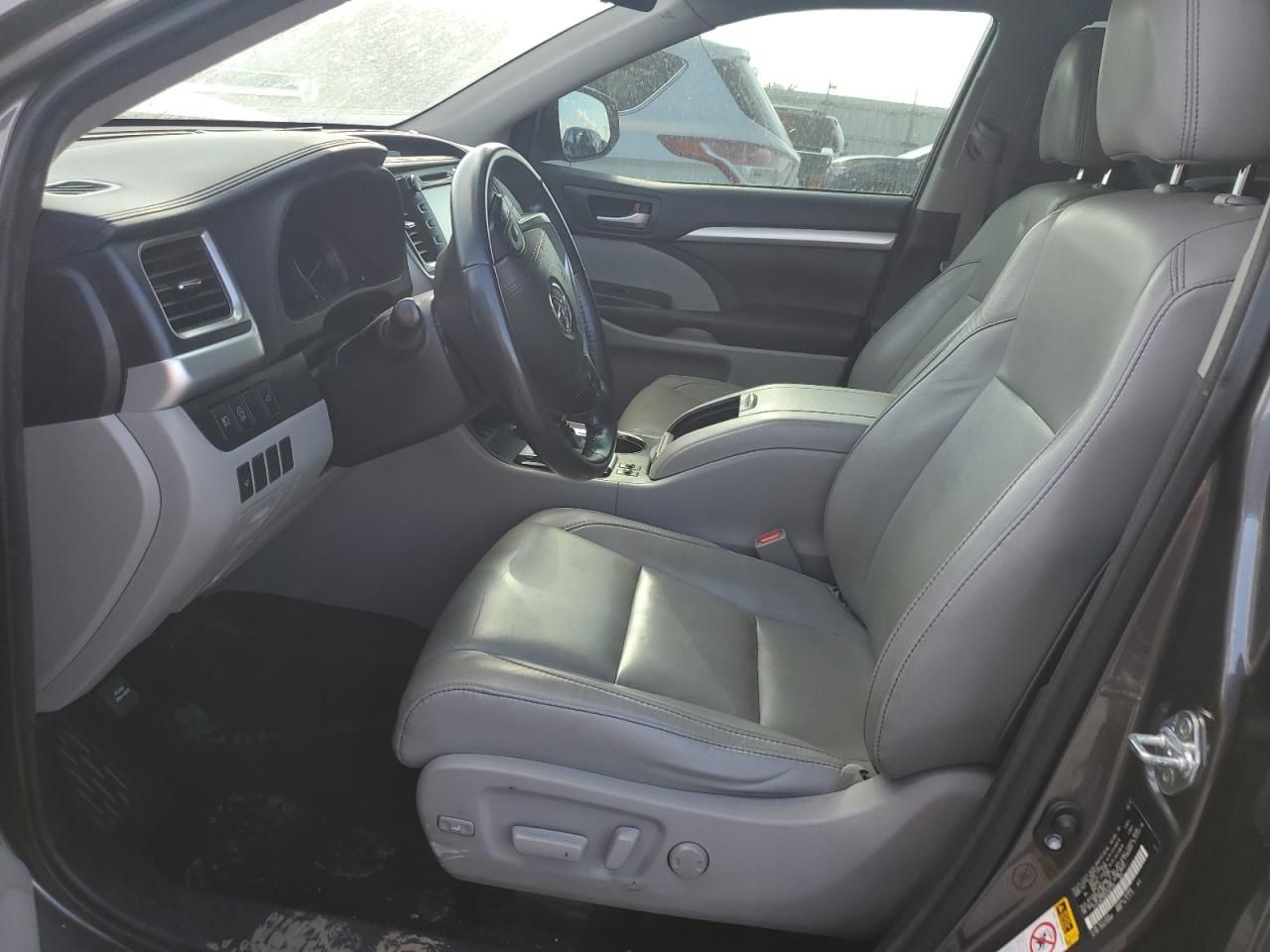 2017 Toyota Highlander se