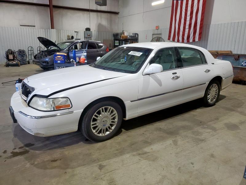 2009 Lincoln Town car Signature Limited