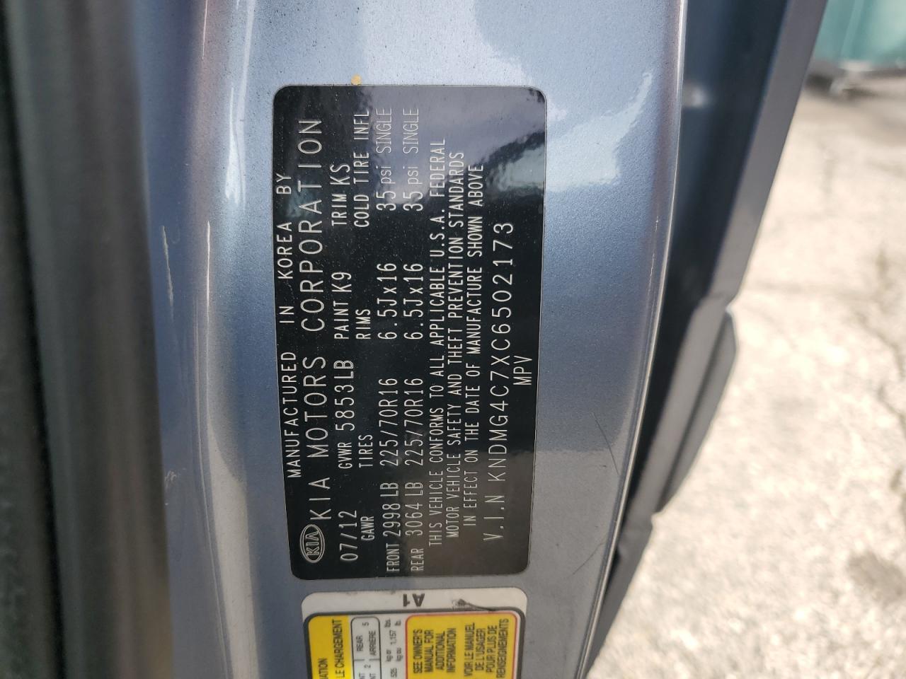 2012 KIA Sedona lx