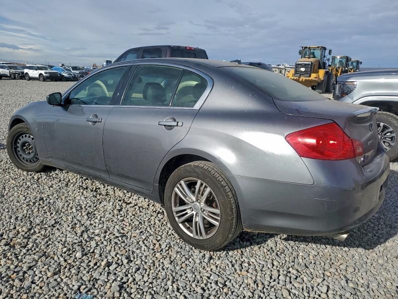 2015 Infiniti Q40