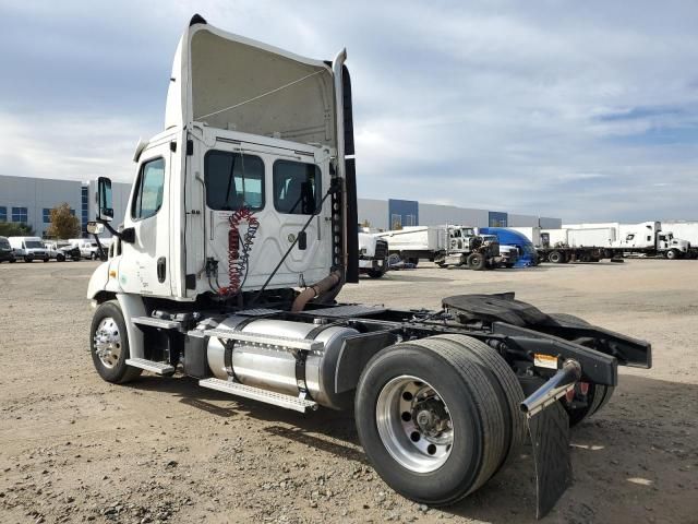 2014 Freightliner Cascadia Semi Truck