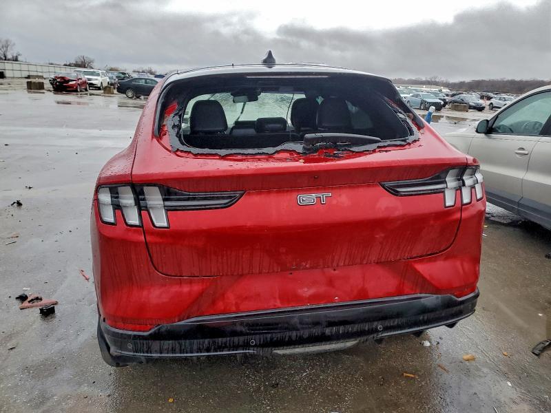2022 Ford Mustang Mach-e gt