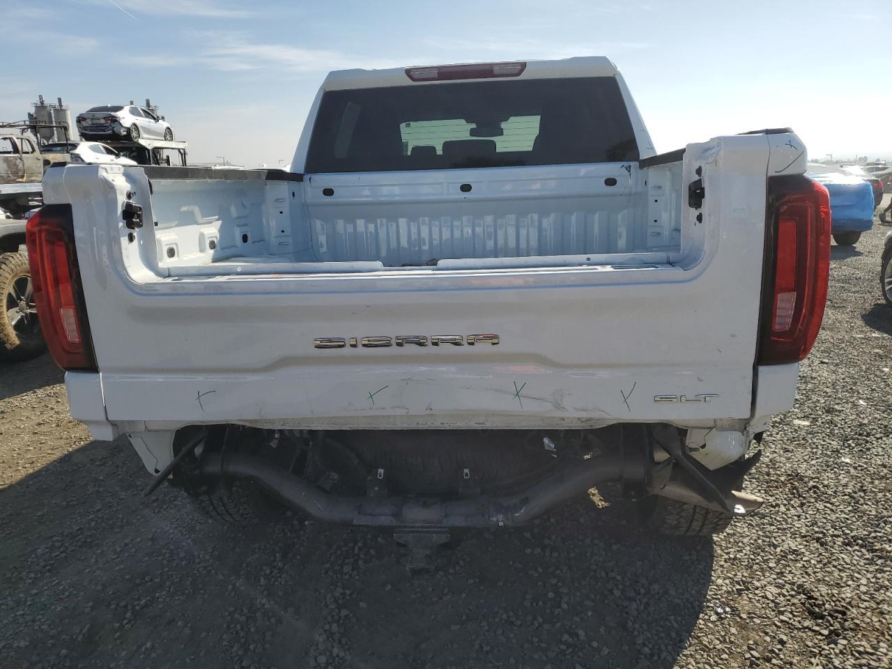 2024 GMC Sierra K1500 slt