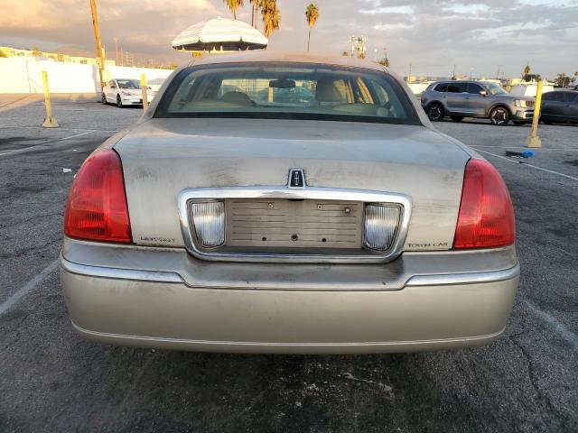 2010 Lincoln Town car Signature Limited