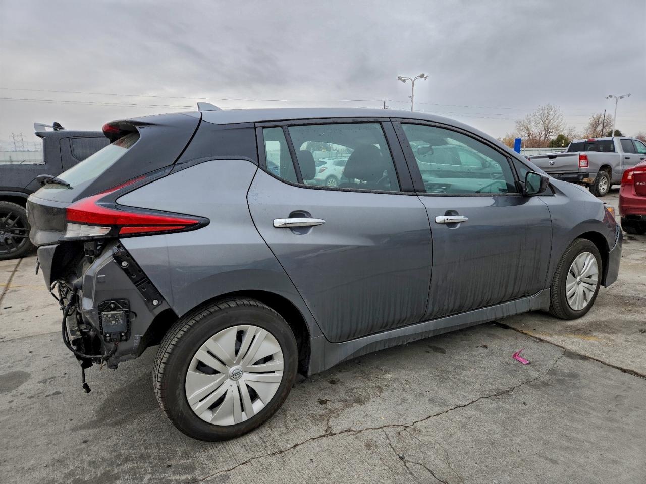 2025 Nissan Leaf s