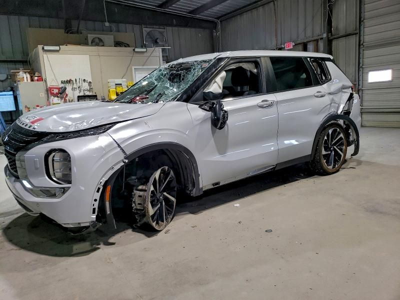 2022 Mitsubishi Outlander se