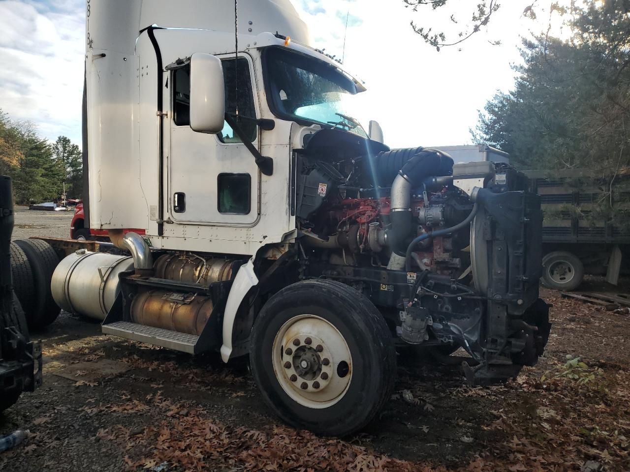 2013 Kenworth T600 Semi Truck