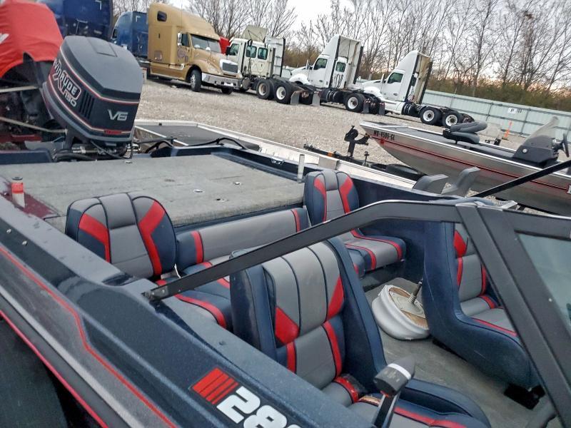 1991 Stratos Boat