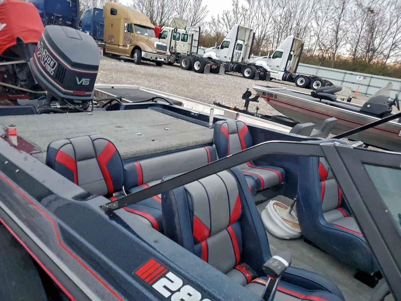1991 Stratos Boat