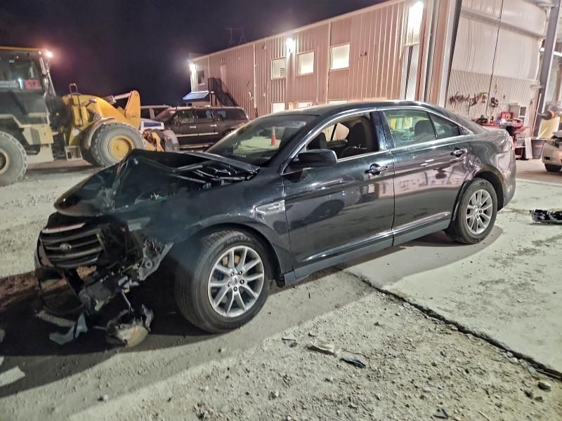 2013 Ford Taurus se