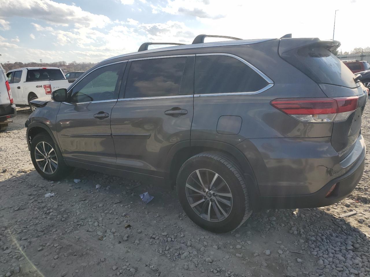 2017 Toyota Highlander se