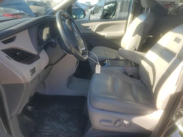 2019 Toyota Sienna xle