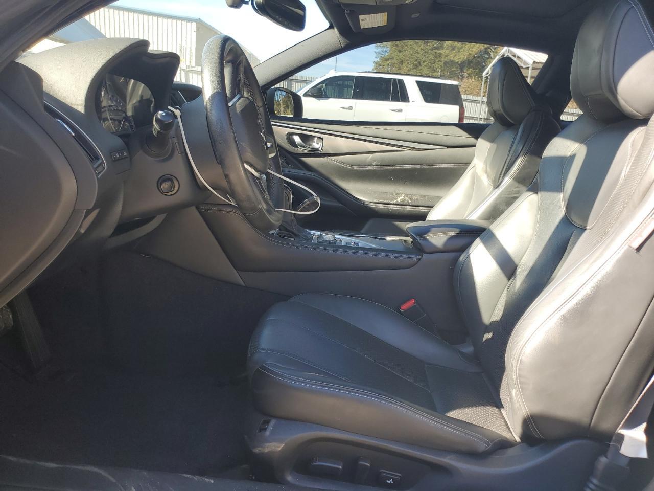 2018 Infiniti Q60 Luxe 300