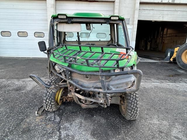 2018 John Deere XUV835R Utility Vehicle