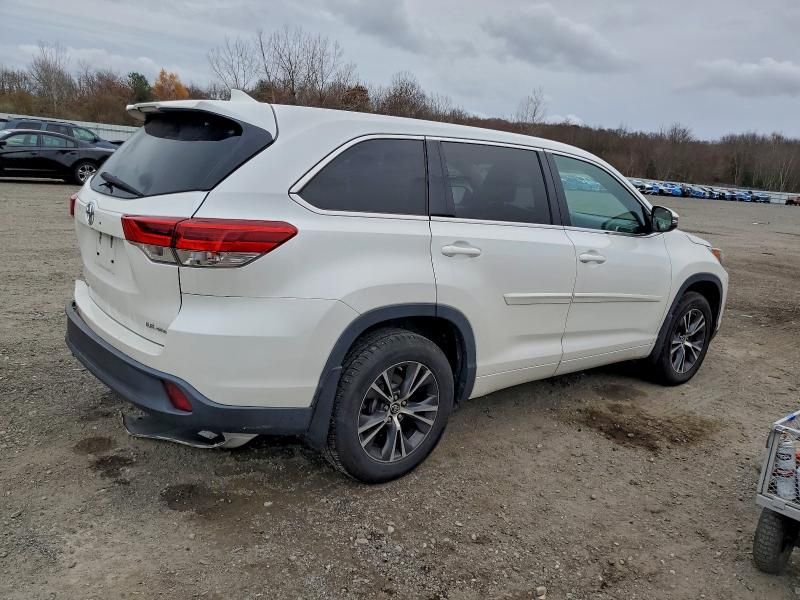2018 Toyota Highlander le