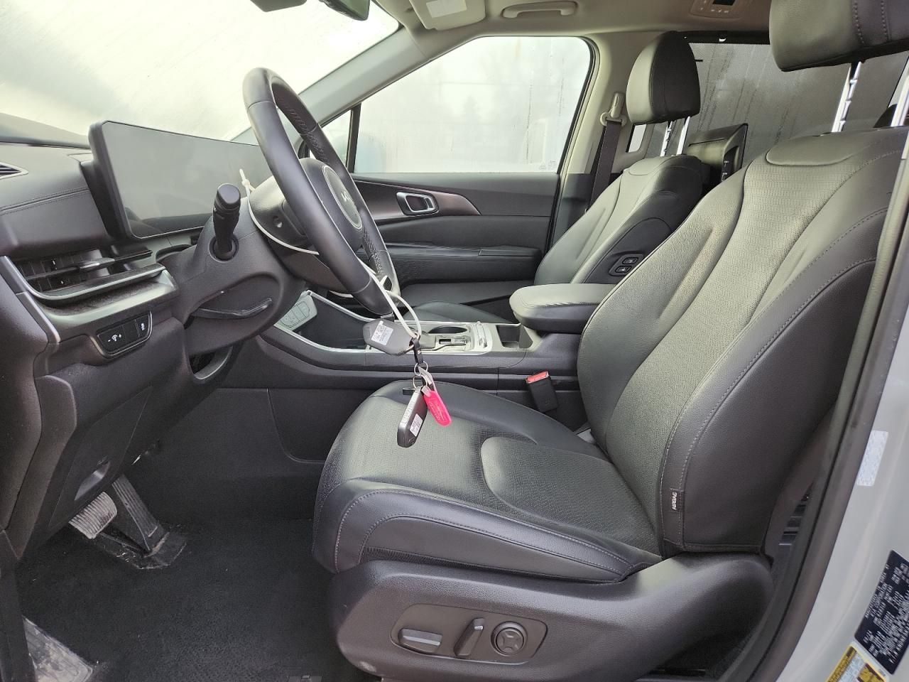 2025 KIA Carnival sx