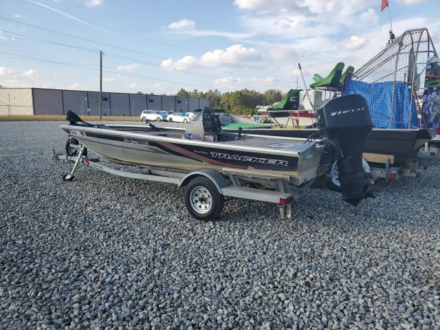 2000 Tracker Boat