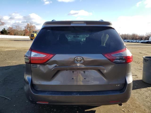 2015 Toyota Sienna le