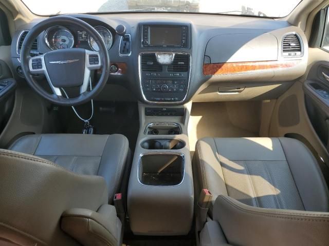 2015 Chrysler Town & Country Touring l