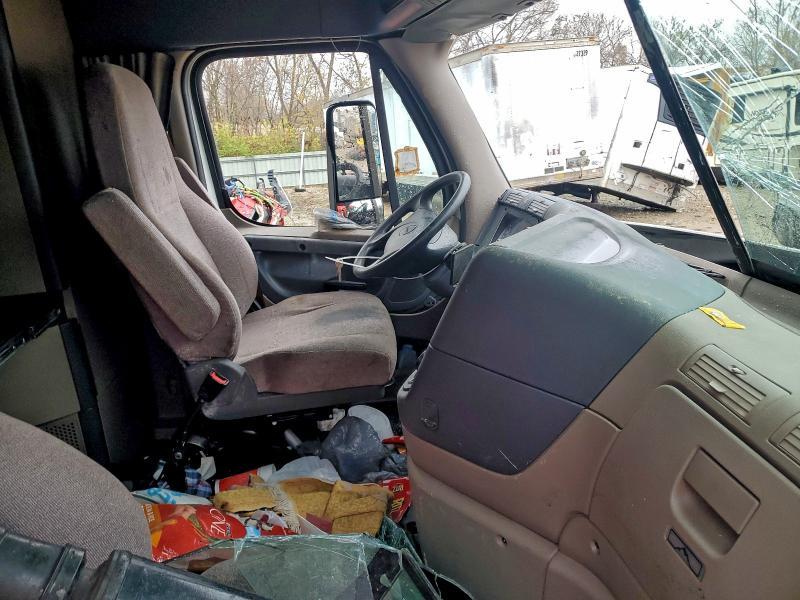 2019 Freightliner Cascadia 113 Semi Truck