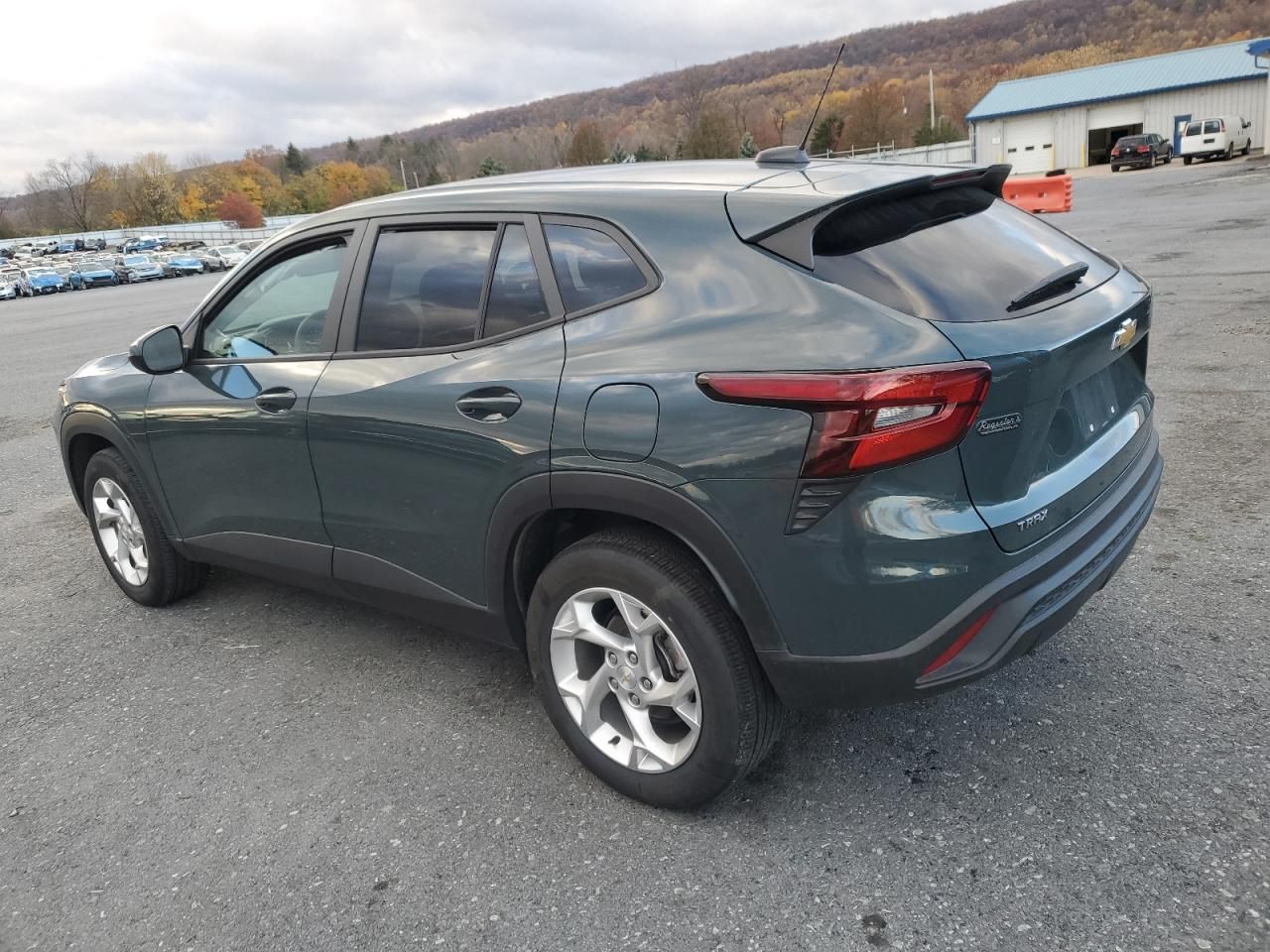 2025 Chevrolet Trax ls