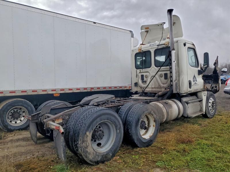2012 Freigliner Cascadia 125