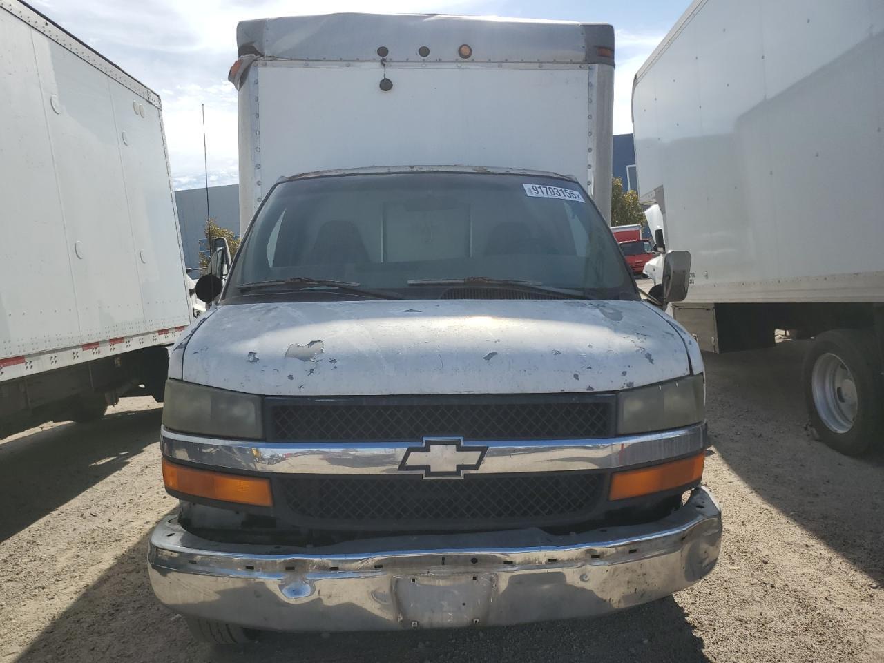 2003 Chevrolet Express BOX Truck