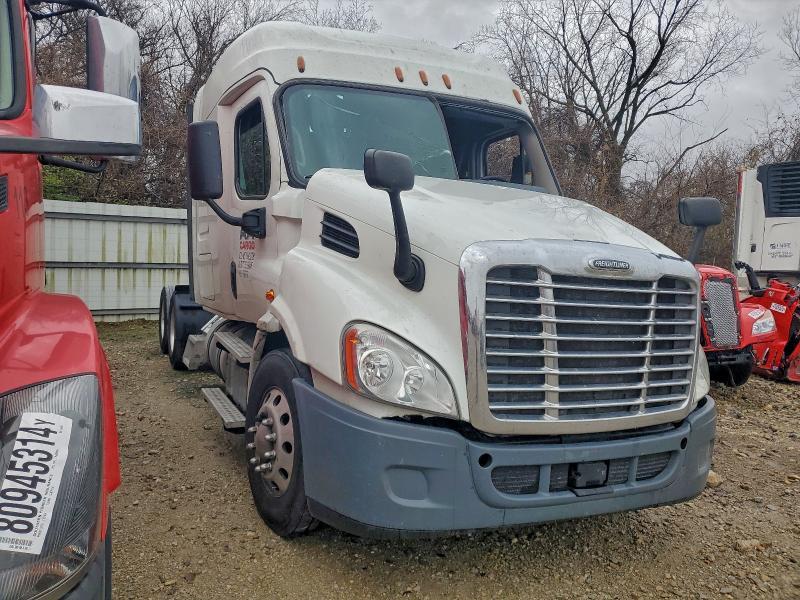 2019 Freightliner Cascadia 113 Semi Truck